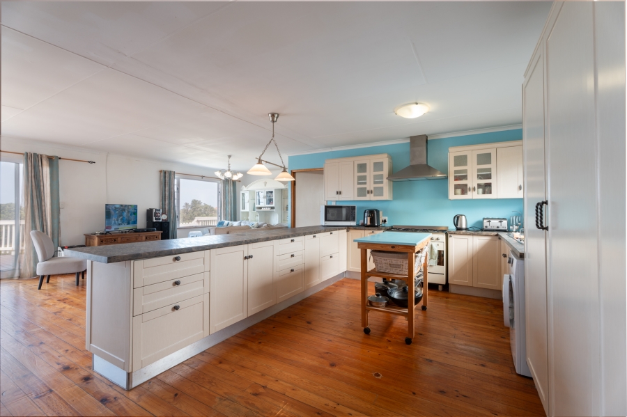4 Bedroom Property for Sale in Bettys Bay Western Cape